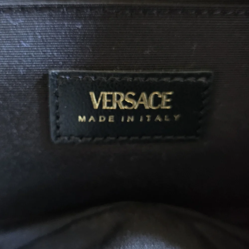Versace Medusa Quilted Crossbody Camera Bag Black - Picture 12 of 15